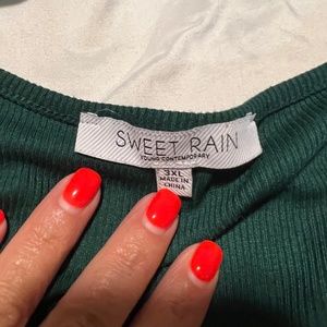 Green shirt with sleeves